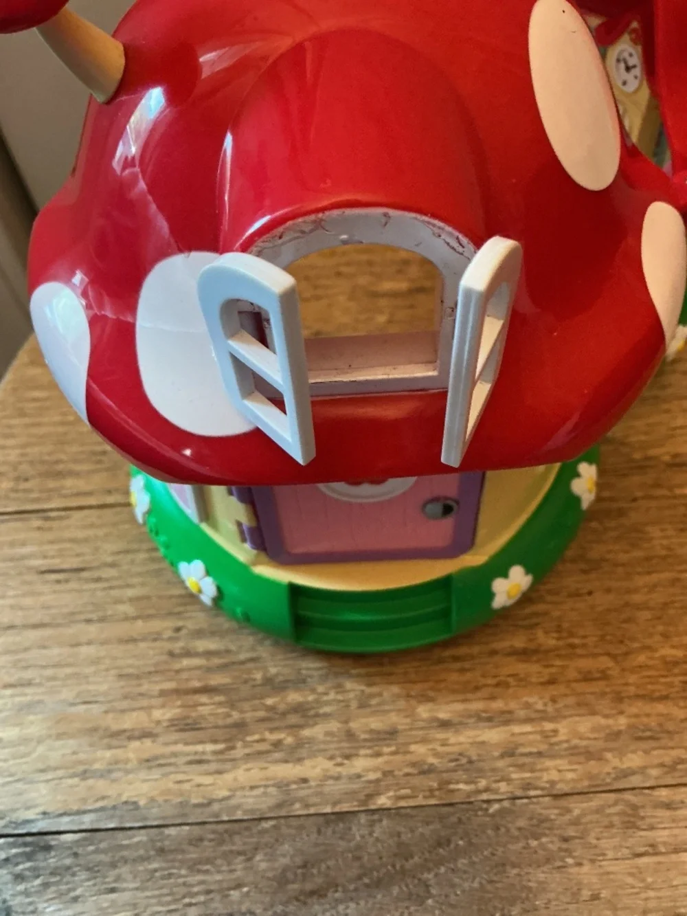 Vintage Sanrio Hello Kitty Mushroom Doll House 2001 Bandai